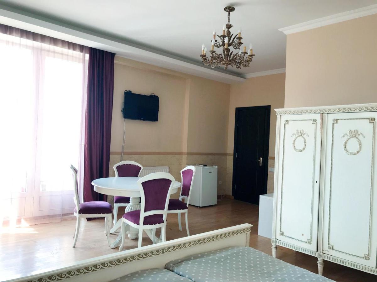 Hotel Gallery Tbilisi Buitenkant foto